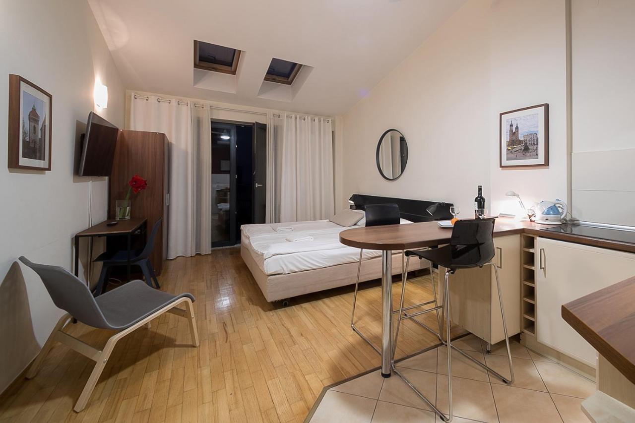 Main Square Studio With Terrace & Air Condition Krakau Buitenkant foto