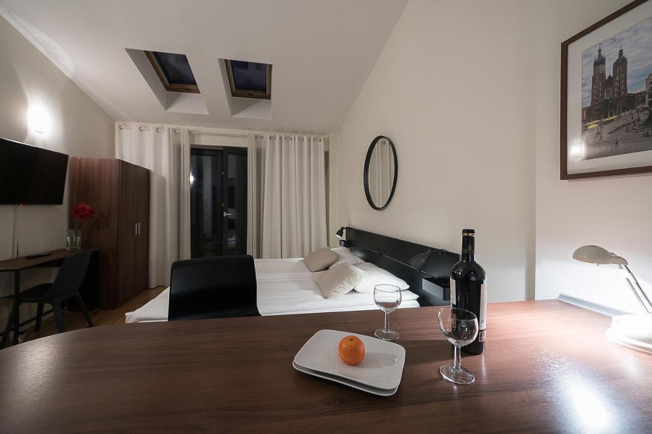 Main Square Studio With Terrace & Air Condition Krakau Buitenkant foto